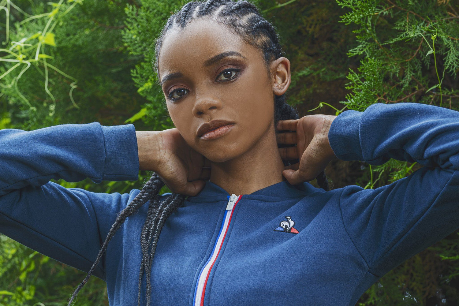 WOMEN’S HOODIES & SWEATSHIRTS