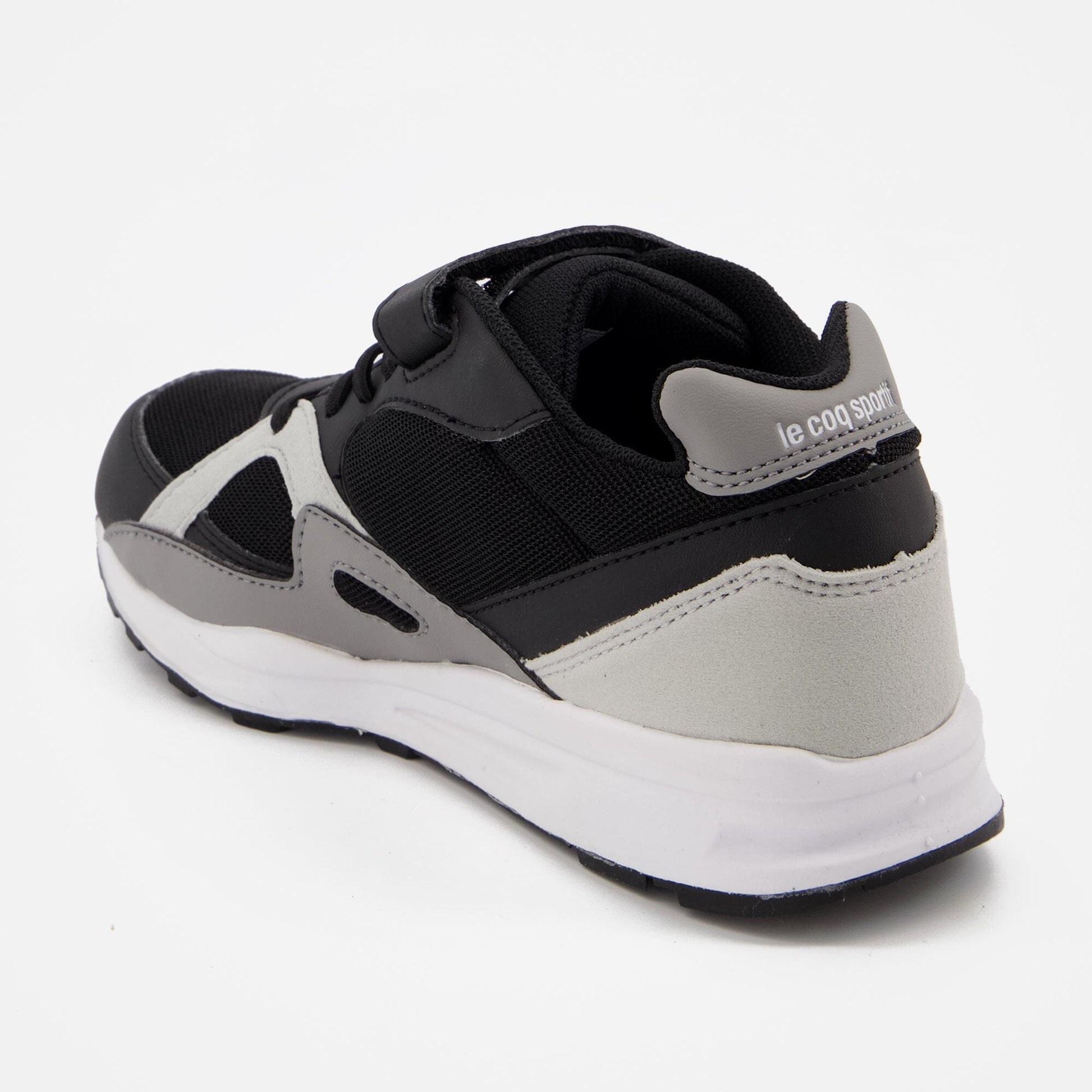 R850 Primary School - Le Coq Sportif